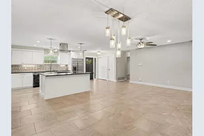 2746 Hibiscus Street, Sarasota, FL 34239 - Photo 13