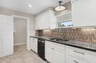 2746 Hibiscus St, Sarasota, FL 34239 - Photo 17