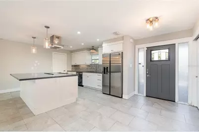 2746 Hibiscus Street, Sarasota, FL 34239 - Photo 3