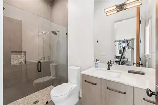 9236 Bay Point Dr, Orlando, FL 32819 - Photo 47