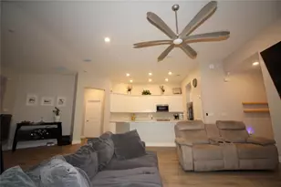 9449 Sanders Pk Pl, Seffner, FL 33584 - Photo 7