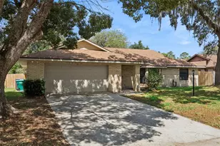 706 E Lacy Cir, Deltona, FL 32725 - Photo 3