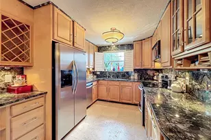 4212 Lake Underhill Rd, Orlando, FL 32803 - Photo 13