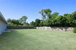 1068 Mayflower Ave, Deltona, FL 32725 - Photo 21