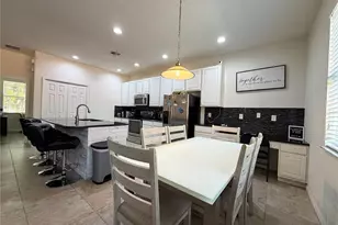 720 Las Fuentes Dr, Kissimmee, FL 34746 - Photo 9