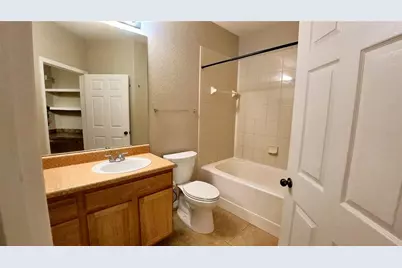 10017 Courtney Palms Boulevard #304, Tampa, FL 33619 - Photo 7