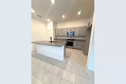 925 Overpool Avenue, Davenport, FL 33896 - Photo 3