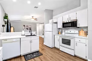 2413 Radnor Ave, Orlando, FL 32826 - Photo 9