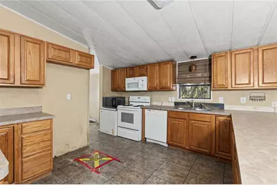 18007 SE 90th Street, Ocklawaha, FL 32179 - Photo 9