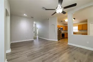 319 Erie Ct, Kissimmee, FL 34759 - Photo 3