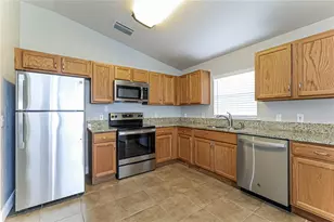 319 Erie Ct, Kissimmee, FL 34759 - Photo 5