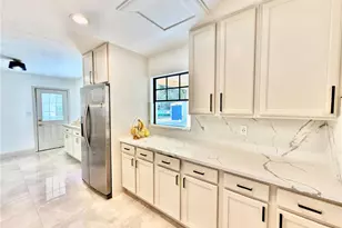 36245 E Spring Lake Blvd, Fruitland Park, FL 34731 - Photo 13