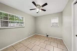 10209 N 28th St, Tampa, FL 33612 - Photo 7