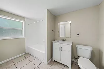 10209 N 28th Street, Tampa, FL 33612 - Photo 11