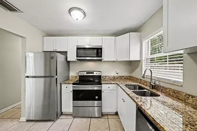 10209 N 28th Street, Tampa, FL 33612 - Photo 5