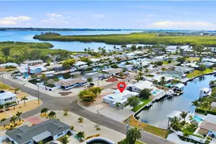 10304 Kingfisher Rd W, Bradenton, FL 34209 - Photo 1