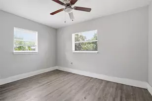 1909 19th St S, Saint Petersburg, FL 33712 - Photo 15