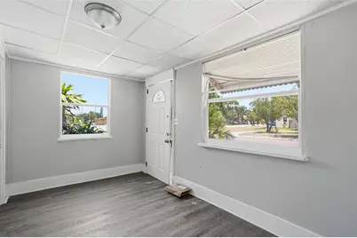 1909 19th Street S, Saint Petersburg, FL 33712 - Photo 9
