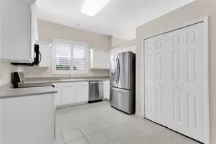 3318 Foxcroft Cir, Oviedo, FL 32765 - Photo 7