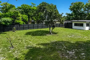 1017 Malone Dr, Orlando, FL 32810 - Photo 29