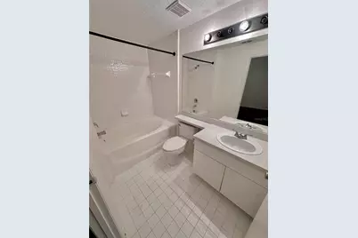 5554 Metrowest Boulevard #4-201, Orlando, FL 32811 - Photo 17