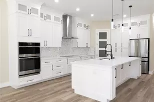 24950 Bonsmara Dr, Groveland, FL 34736 - Photo 5