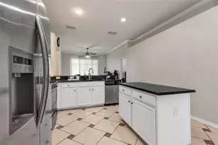 10808 Flycast Cir, Orlando, FL 32825 - Photo 9