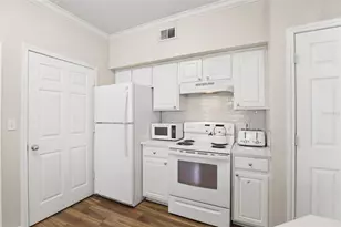 911 N Orange Ave, Orlando, FL 32801 - Photo 13