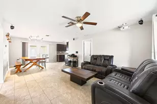 337 Windridge Pl, Tavares, FL 32778 - Photo 3