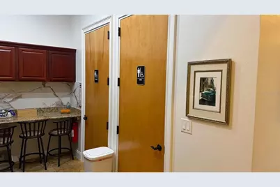 7901 Kingspointe Parkway #8, Orlando, FL 32819 - Photo 9