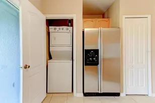 509 Wilton Cir, Sanford, FL 32773 - Photo 9