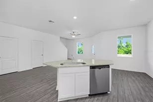 572 Bay Leaf Dr, Poinciana, FL 34759 - Photo 5