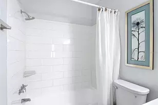 220 Southeast Jefferson Cir N, Saint Petersburg, FL 33703 - Photo 25