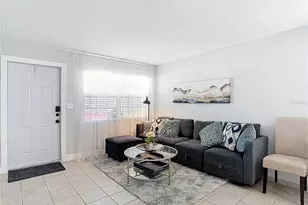 220 Southeast Jefferson Cir N, Saint Petersburg, FL 33703 - Photo 5