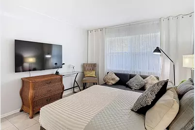 220 SE Jefferson Circle N, Saint Petersburg, FL 33703 - Photo 23