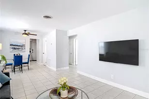 220 Southeast Jefferson Cir N, Saint Petersburg, FL 33703 - Photo 3