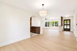 3256 Wickersham Ct, Orlando, FL 32806 - Photo 9