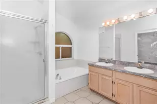 976 Royal Oaks Dr, Apopka, FL 32703 - Photo 11