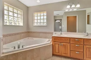 106 Fairway Cir, Umatilla, FL 32784 - Photo 13