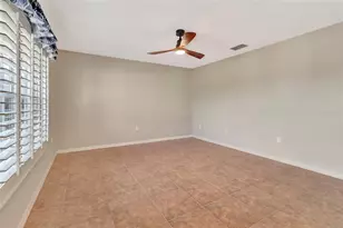 106 Fairway Cir, Umatilla, FL 32784 - Photo 5