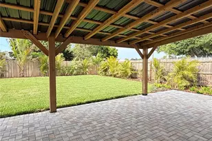 2401 16th Ave N, Saint Petersburg, FL 33713 - Photo 11