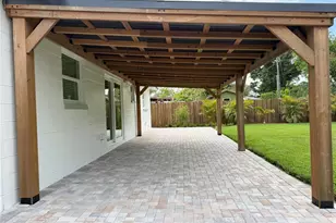 2401 16th Ave N, Saint Petersburg, FL 33713 - Photo 9