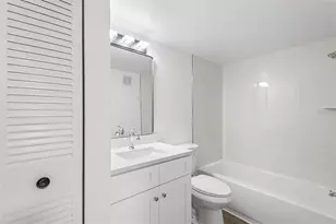 555 62nd St S, Saint Petersburg, FL 33707 - Photo 11