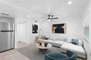 555 62nd St S, Saint Petersburg, FL 33707 - Photo 3