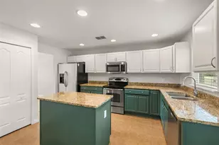 611 del Pilar Dr, Groveland, FL 34736 - Photo 9