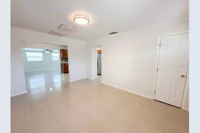 15525 Bedford Circle E, Clearwater, FL 33764 - Photo 17