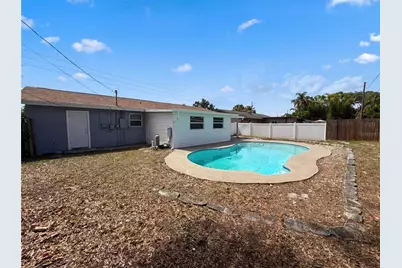 15525 Bedford Circle E, Clearwater, FL 33764 - Photo 5