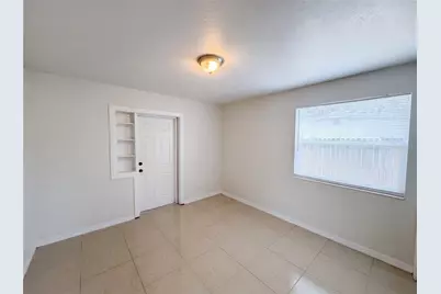 15525 Bedford Circle E, Clearwater, FL 33764 - Photo 7
