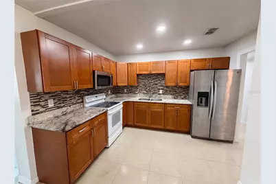 15525 Bedford Circle E, Clearwater, FL 33764 - Photo 11