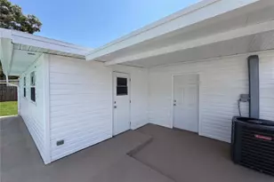 15525 Bedford Cir E, Clearwater, FL 33764 - Photo 23